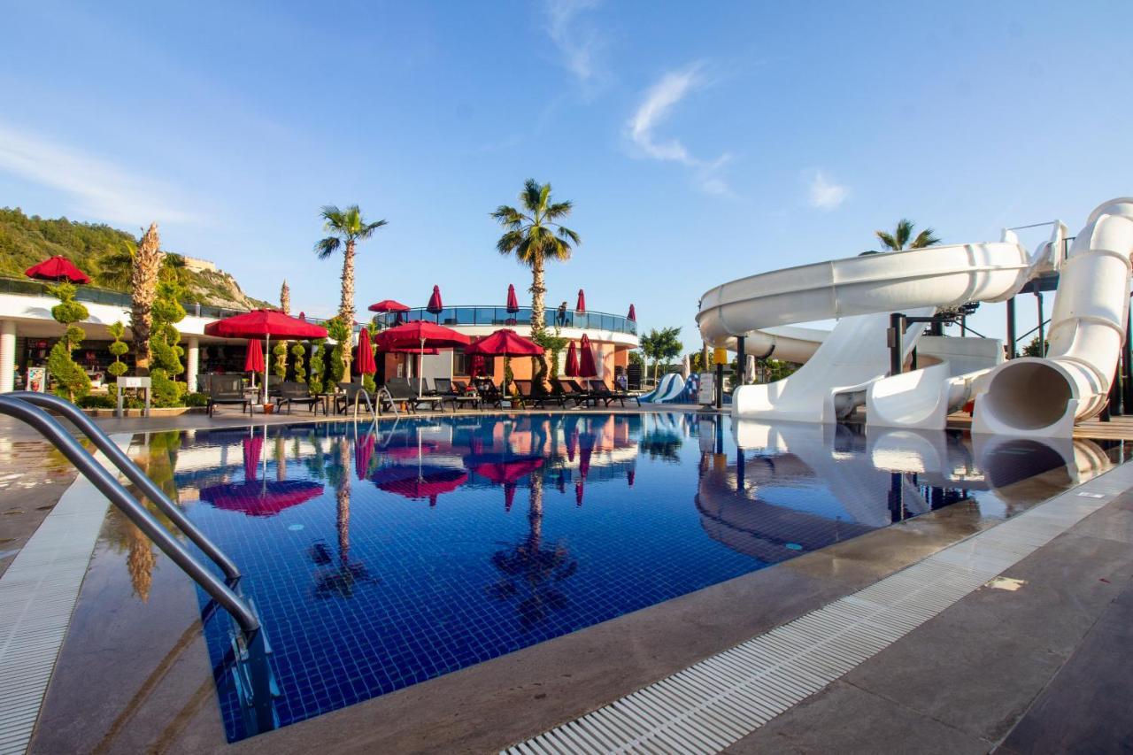 Noxinn Deluxe Hotel Konaklı Exterior foto